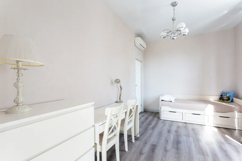 Шикарная квартира с тремя изолированными спальнями и двумя санузлами