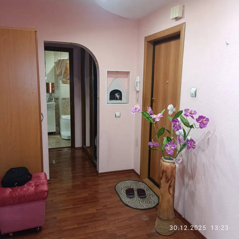 Уютная 2-комнатная, в спальном районе города, всё в шаговой доступности