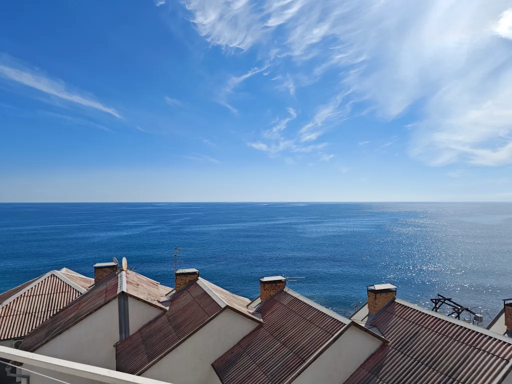 2-комнатный апартамент с видом на море