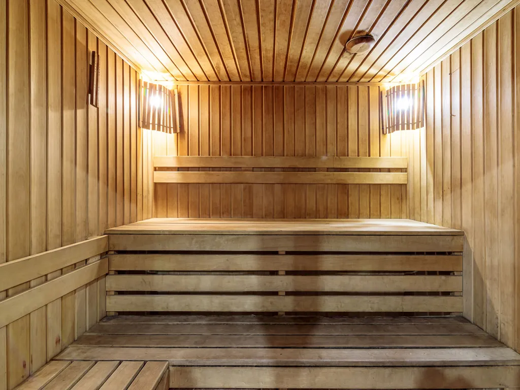 Дом с бассейнами и банкетным залом на Дмитровском шоссе