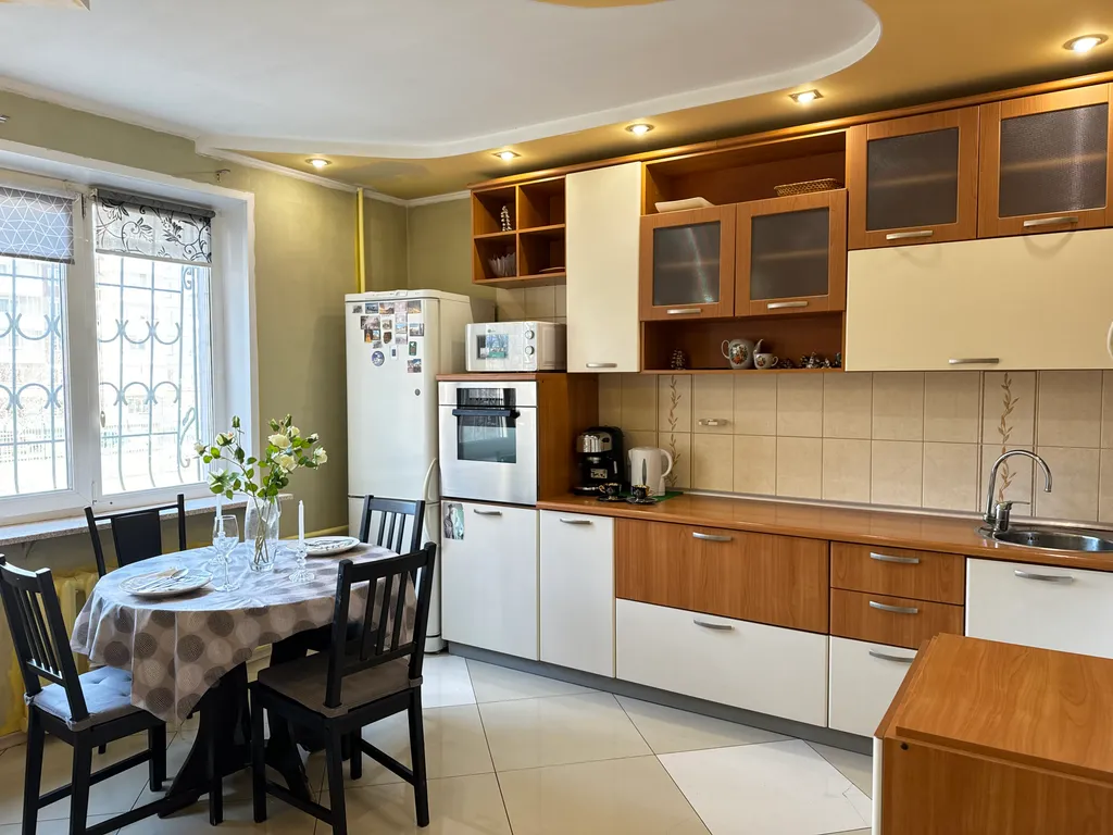 Квартира Уютная 3-комнатная квартира — Красноярск