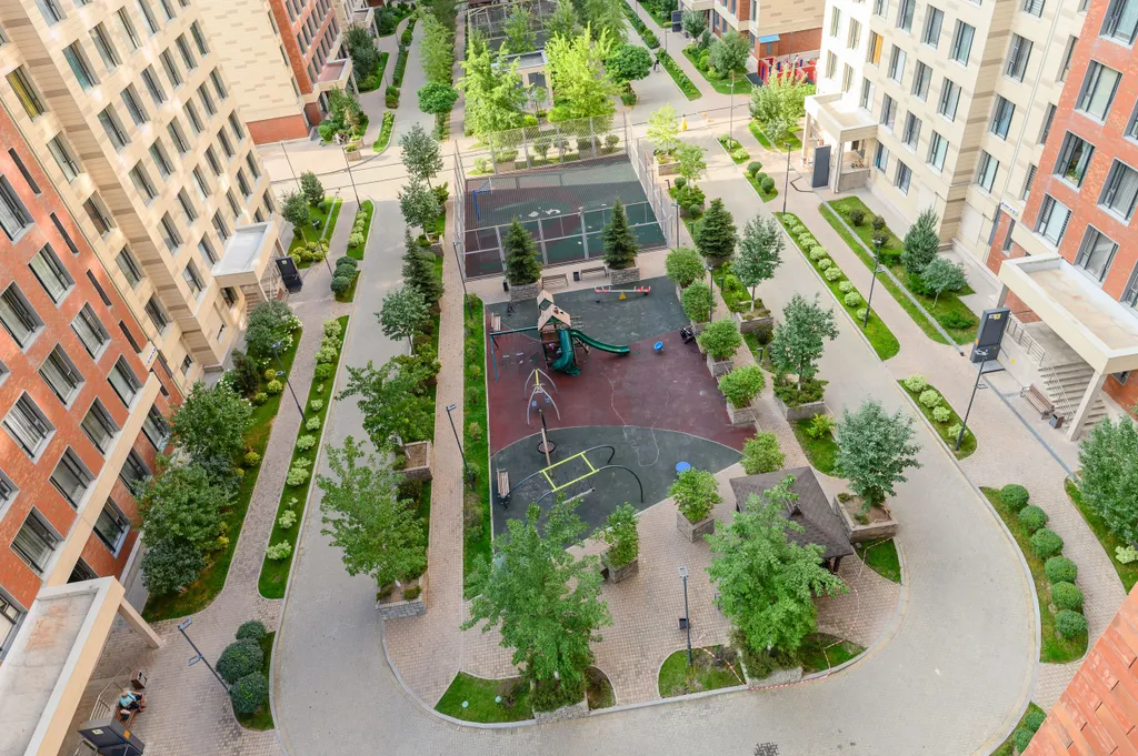 Трехкомнатная квартира с видом на горы в центре города