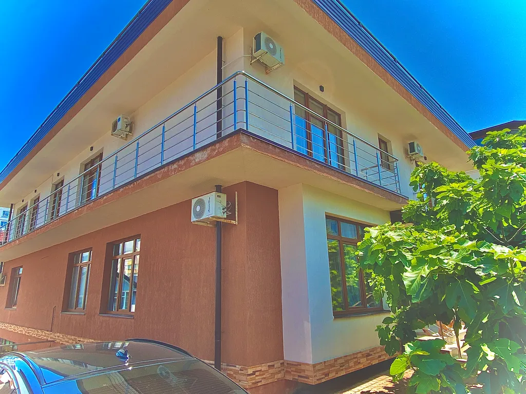 Коттедж у моря — аренда посуточно в Геленджик