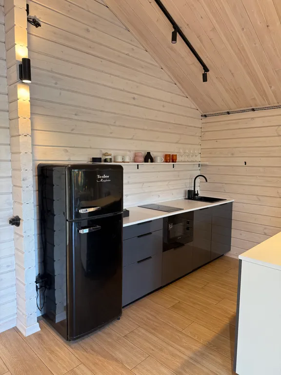 Коттедж Двухкомнатный дом-шале с теплым бассейном и террасой — Динская