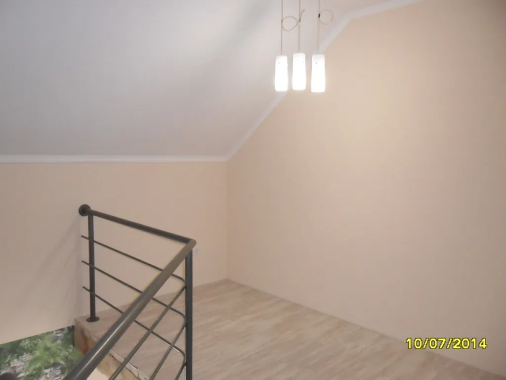 Коттедж 2 этажа в уединенном месте Бреста с парковкой во дворе