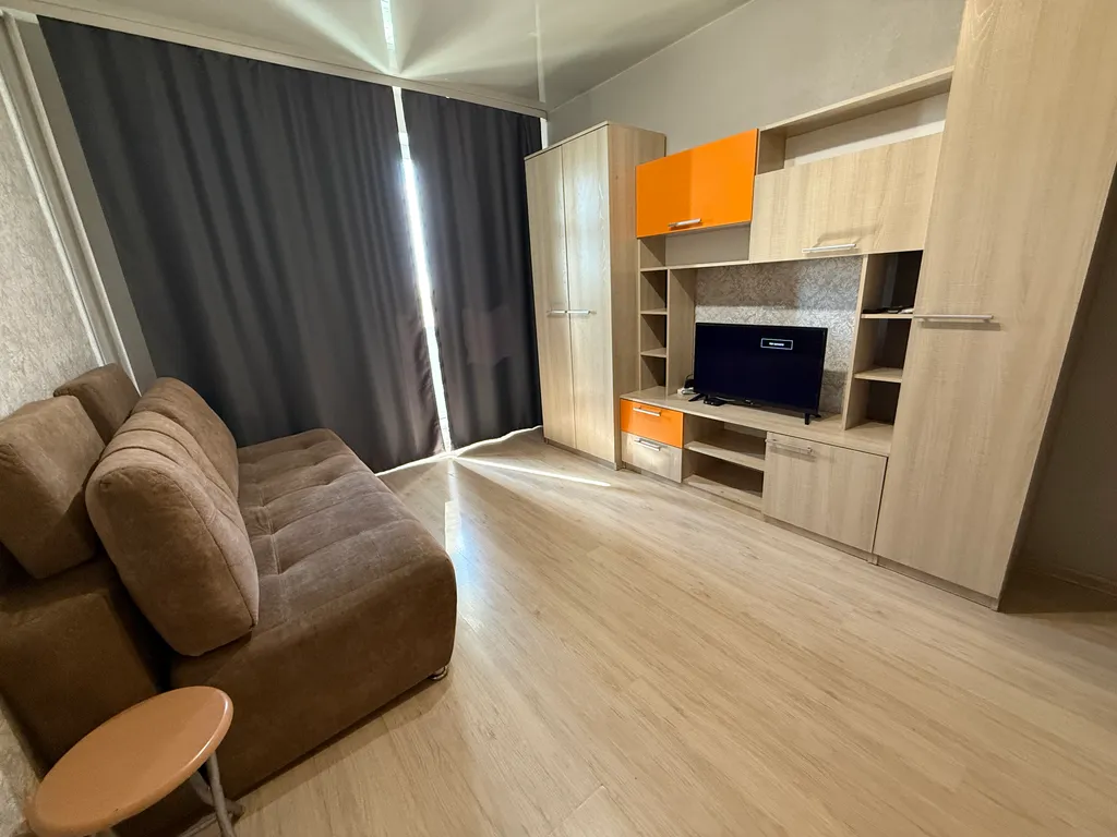 Студия - диван, стиралка холодильник, СВЧ, водонагреватель