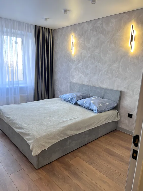 Очаровательная новая чистая квартира — аренда посуточно в Великий Новгород