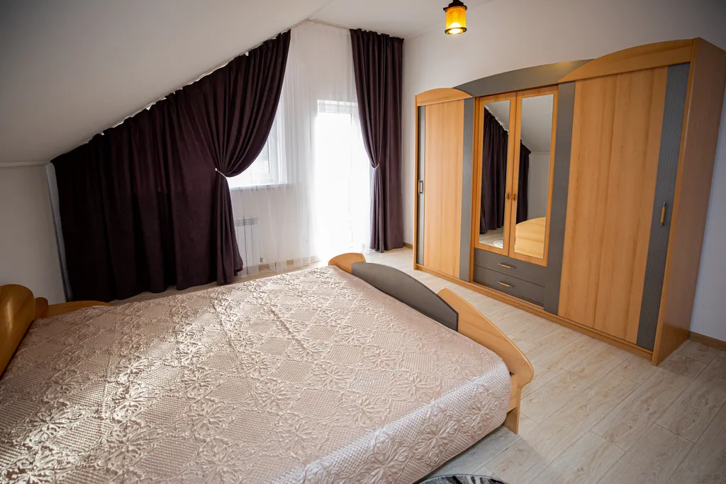 Загородный дом с бассейном и зоной отдыха