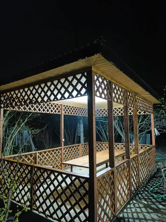 Дом у моря с террасой на речку