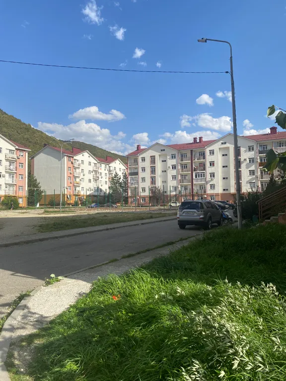 Белые горошины с видом на Marriott, горы, казино