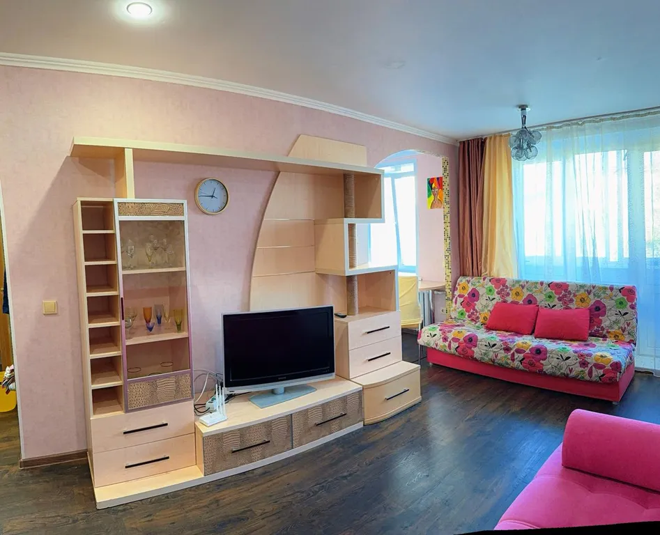 Прекрасная трешка в самом центре Твери на набережной