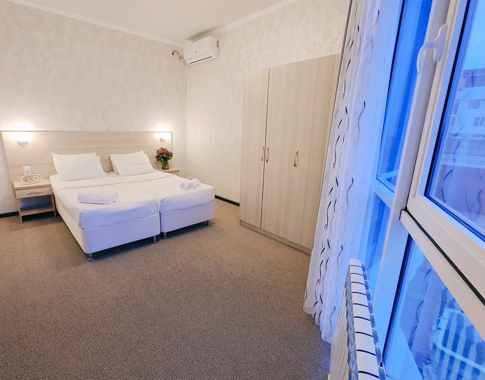 Квартира 4х комнатные 8ми местные с видом на территорию — Витязево