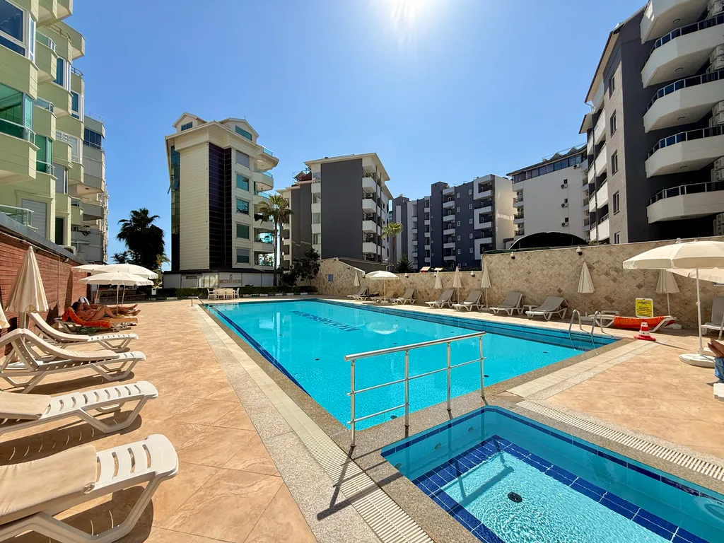 Sea View 2BD Flat 50m to the Beach