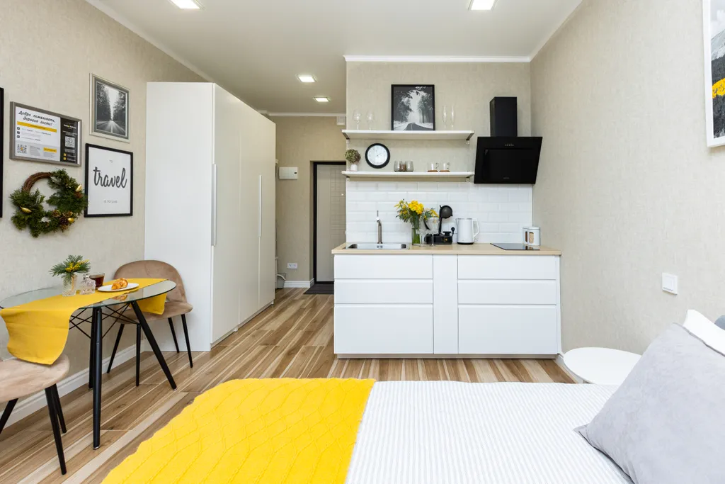 Студия с видом на рассвет в горах, с кухней и балконом