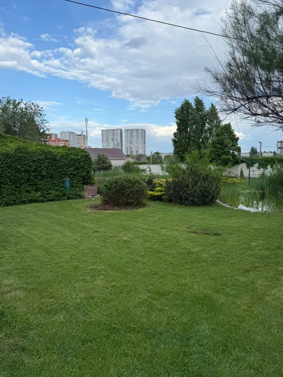 8. Четырехместный номер с тремя кроватями. Мансарда