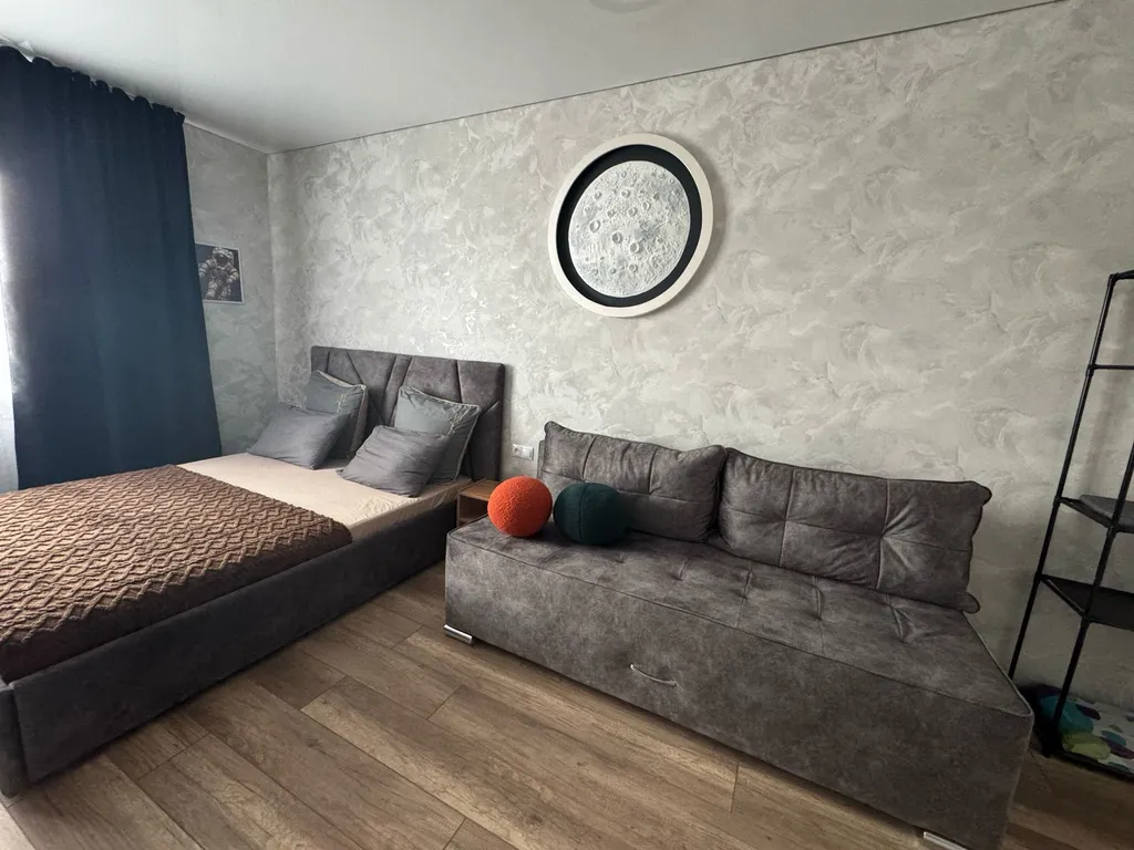 Удобная квартира-студия — аренда посуточно в Ачинск