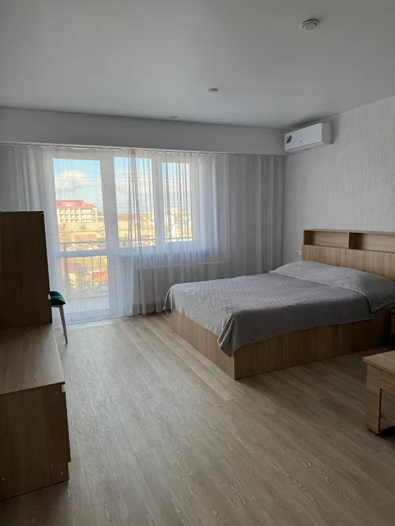 Просторная светлая квартира рядом с морем