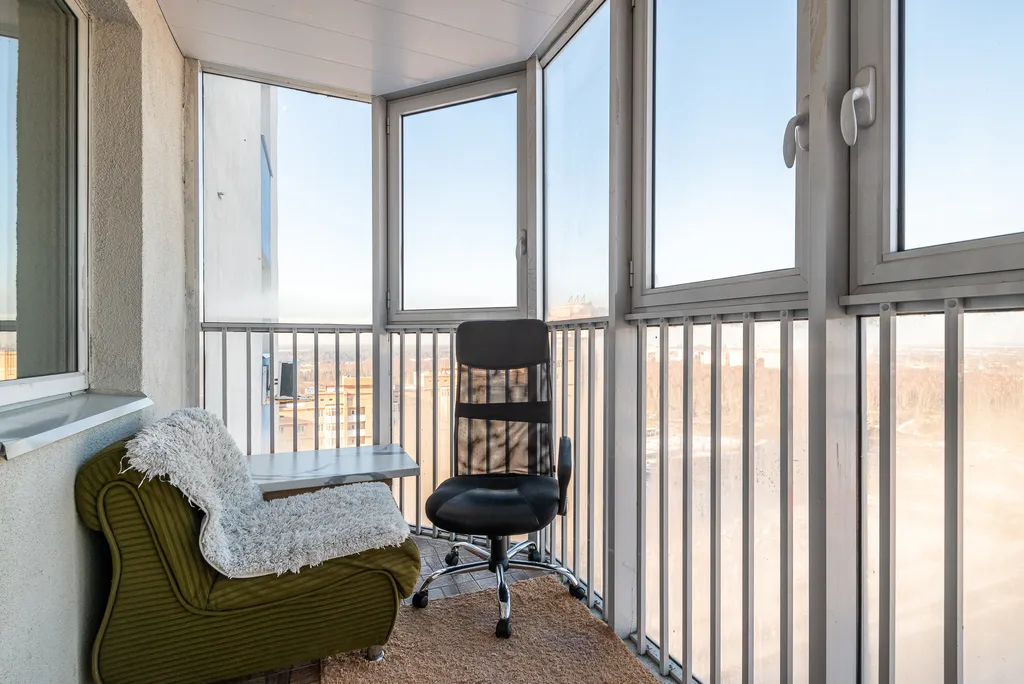 Евротрешка у ТРЦ Мега