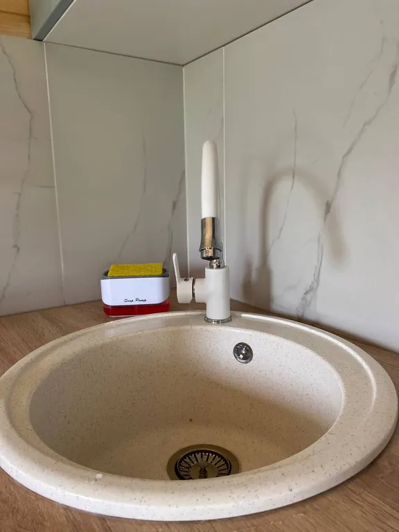 Уютный дом c садом у горной реки