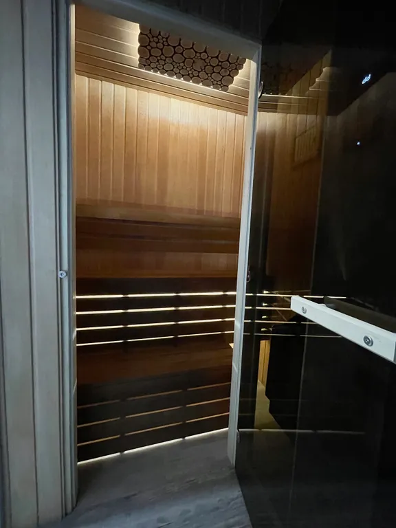 Уютная квартира с сауной в ЖК Метрополис