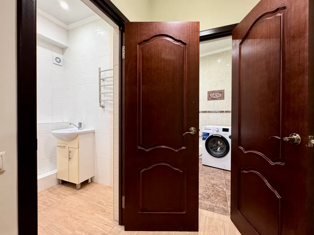 3-этажный дом с садом недалеко от моря