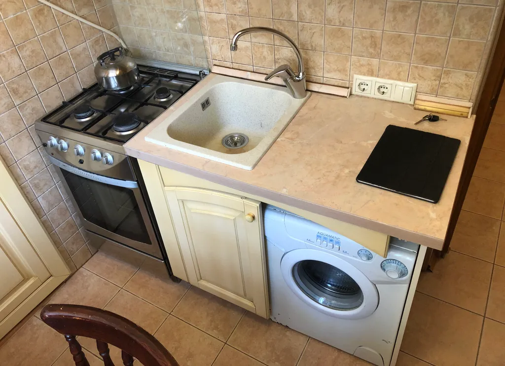 1 комнатная квартира с кухней, в центре Сочи