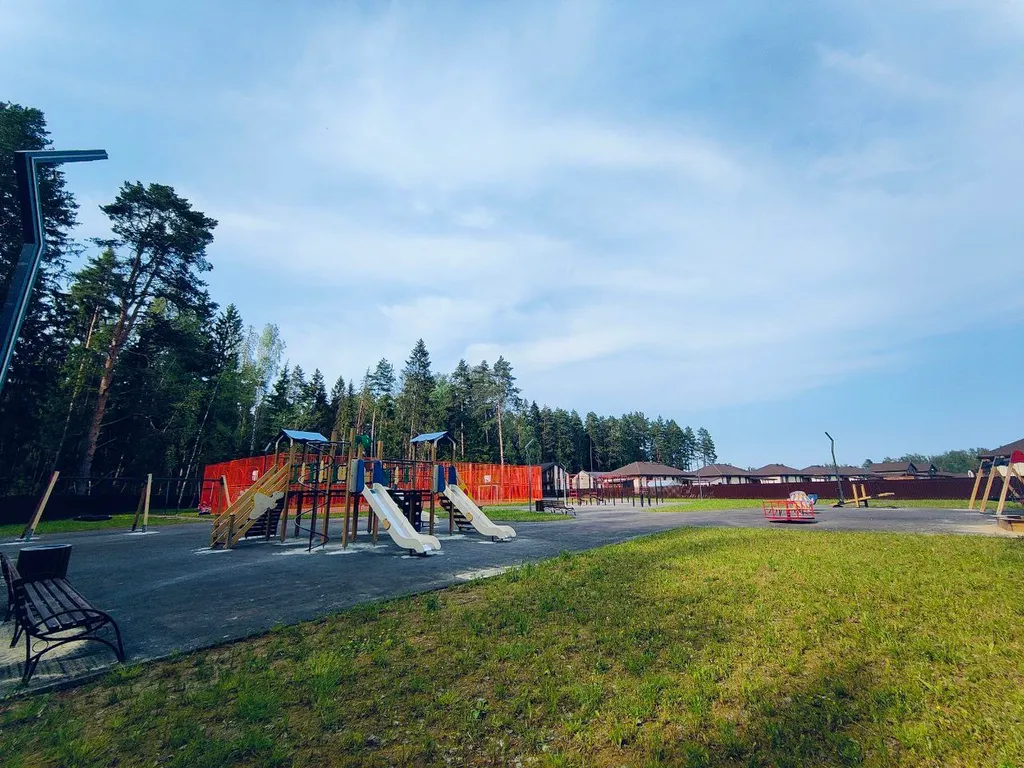 Добрый Дом с 3 спальнями и чаном с видом на лес