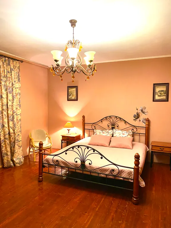 Коттедж Красивый дом с русской баней на дровах и теплым бассейном — Обухово