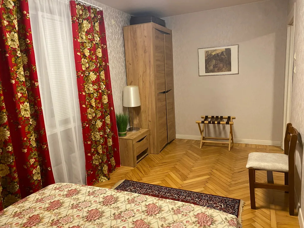 Квартира Классика в сердце города: уютная 2-комнатная квартира у моря — Гагра