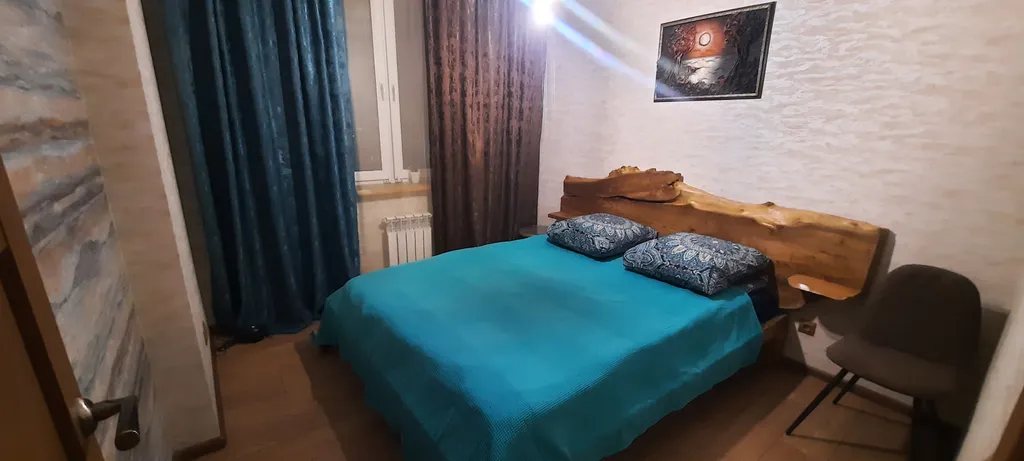 Апартамент с лаундж-зоной в экодизайне в центре города