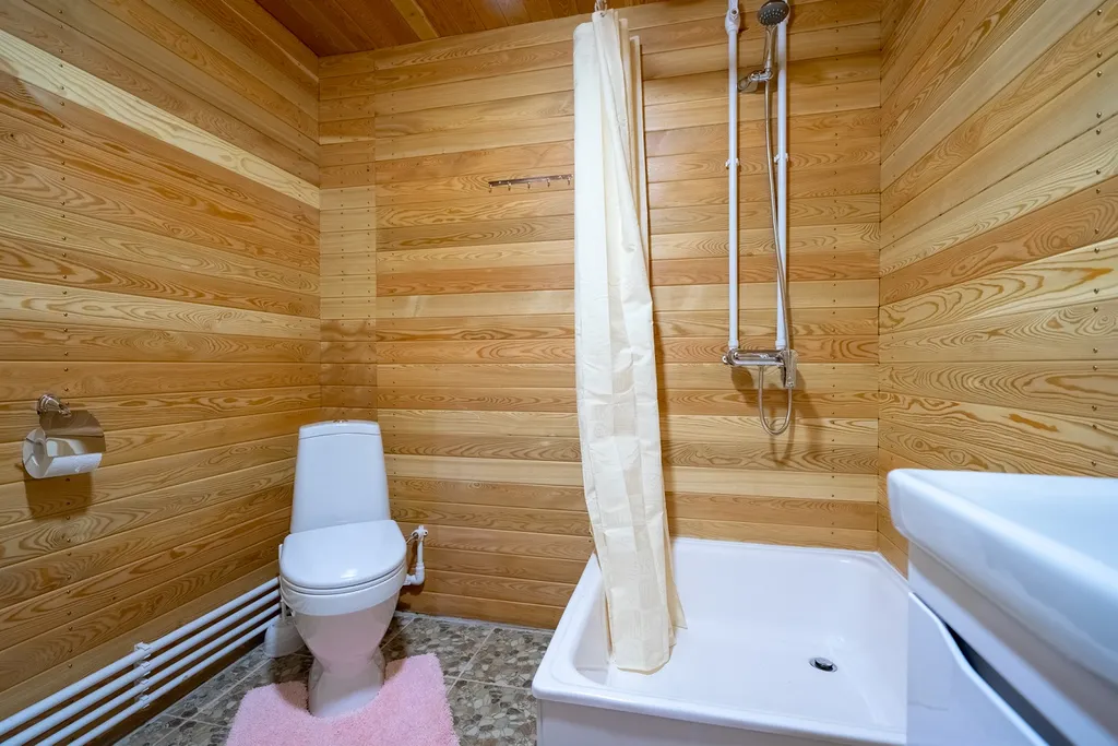 Коттедж Большой дом с террасой, баней на дровах и чаном в лесу на берегу реки — Старово