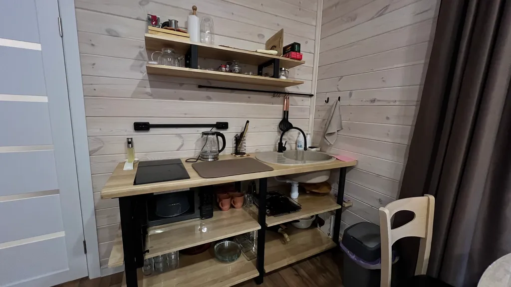 Дом с баней в липах