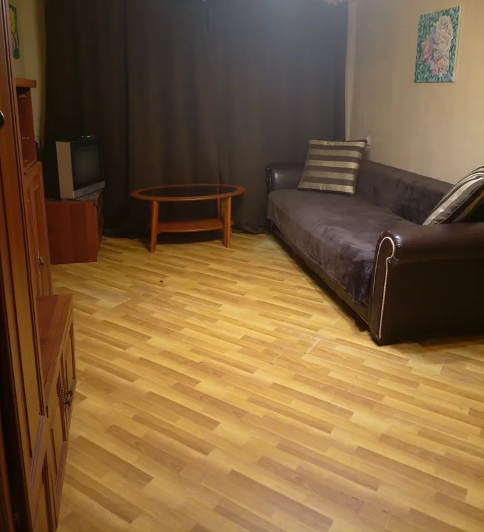 Двухкомнатная квартира посуточно на ул. Мурманская 27.