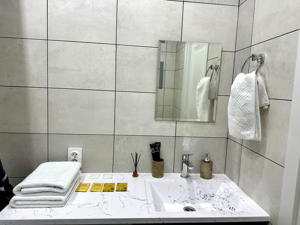 Студия с шикарным панорамным видом на набережную и реку Свияга