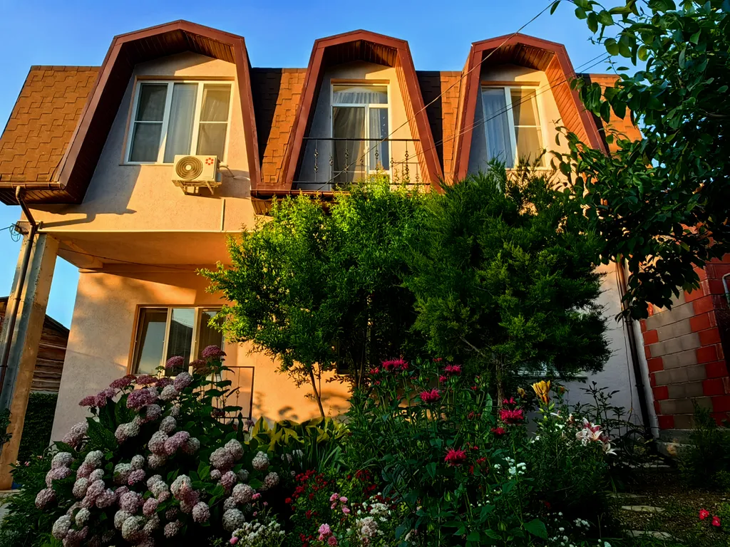 Коттедж Частный дом в центре — аренда посуточно в Севастополь