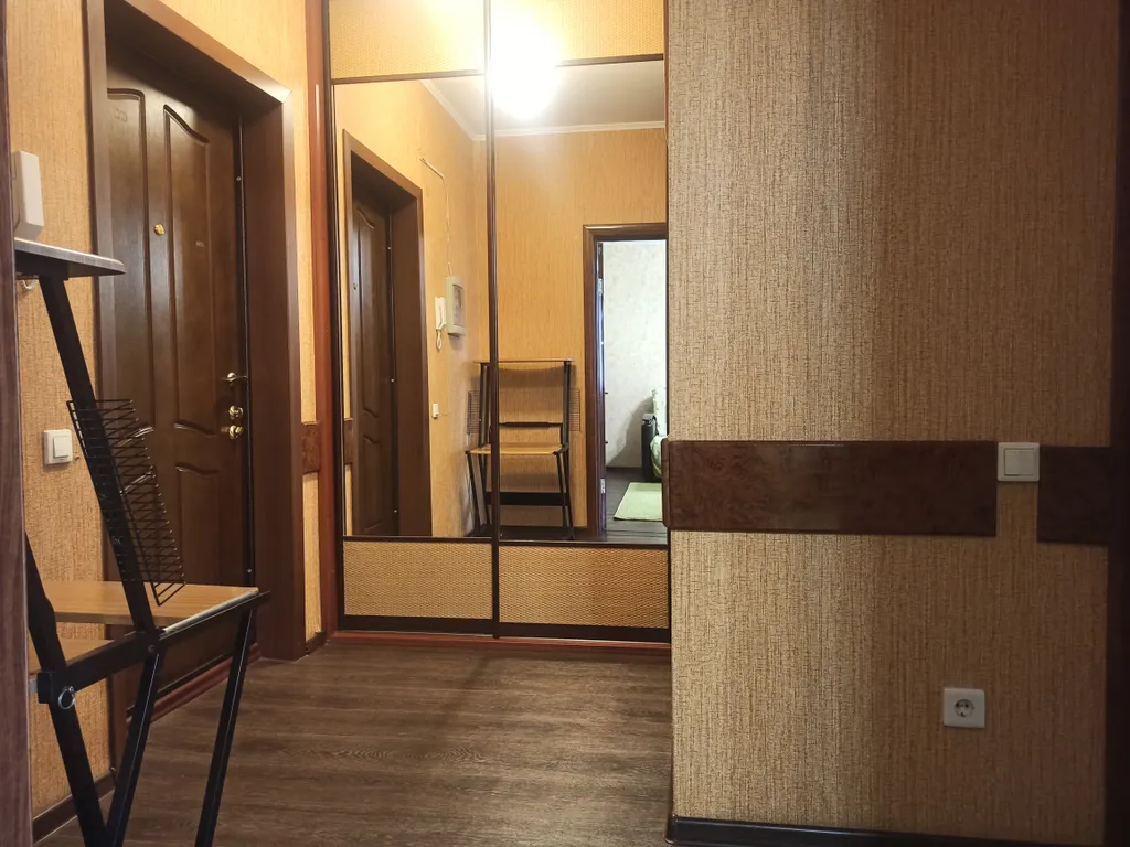 Крупногабаритная квартира возле сквера