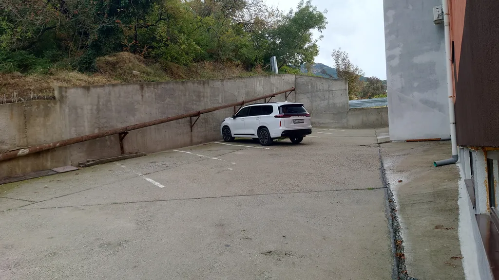 Студия у Массандровского парка в элитном районе Ялты