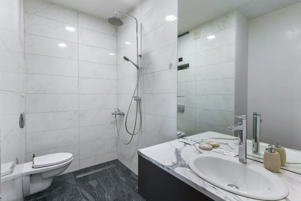 Трёхкомнатные апартаменты с сауной в центре