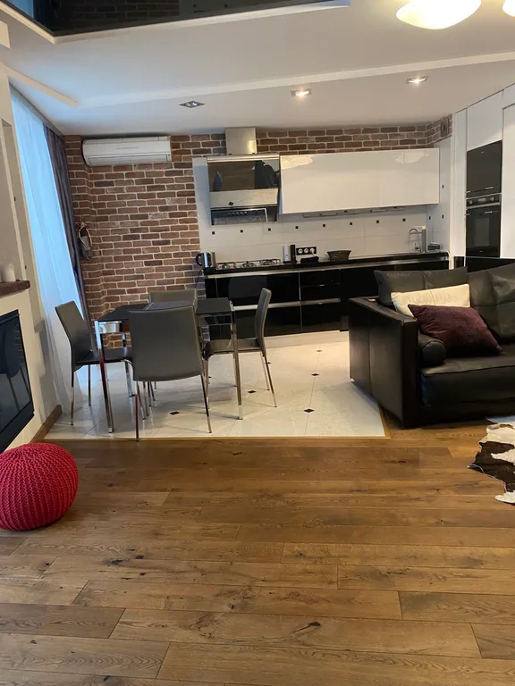 Уютная квартира с дизайнерским ремонтом в хорошем районе города