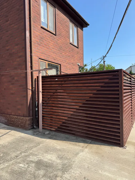 Двухуровневый домик в центре города