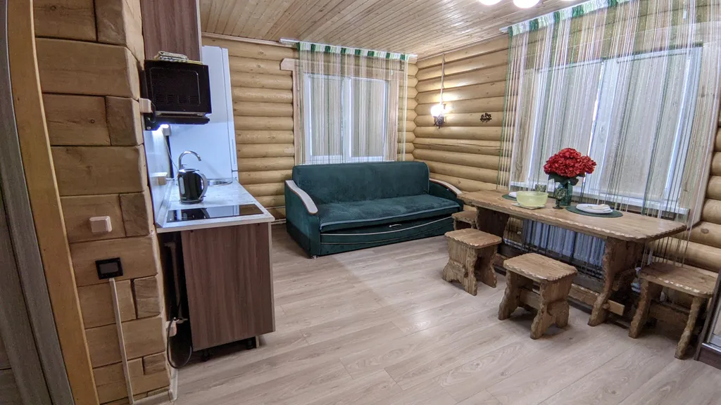 Дом Изумруд в лесу