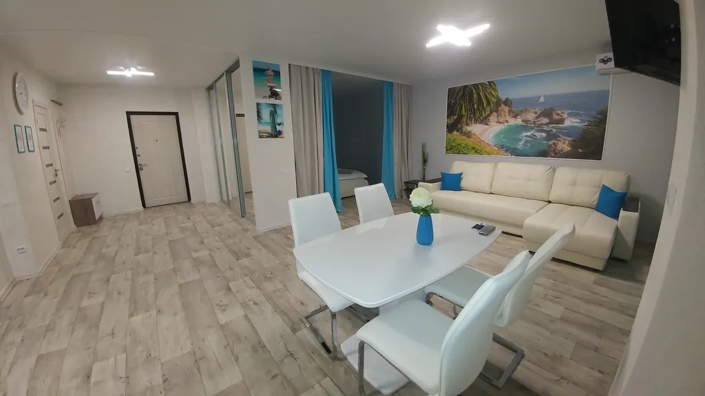 Светлая и просторная квартира-студия в центре города — аренда посуточно в Ульяновск