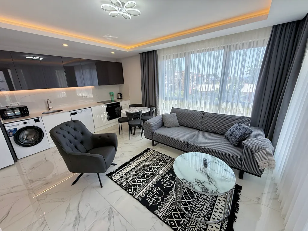 Квартира с видом на море и горы. Пляж Клеопатра