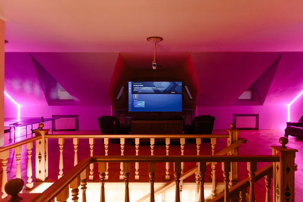 Коттедж Дом в элитном поселке с бассейном и сауной! — Вешки