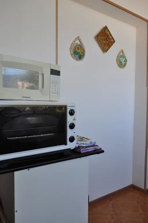 Трёхкомнатная квартира в центре на берегу моря