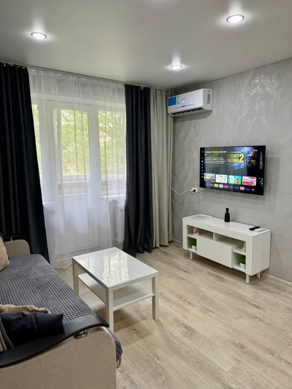 Чистая и уютная квартира в центре города — аренда посуточно в Камышин