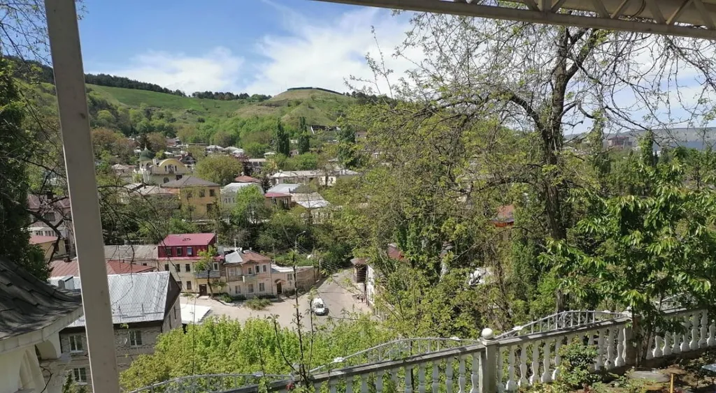 Домик с беседкой