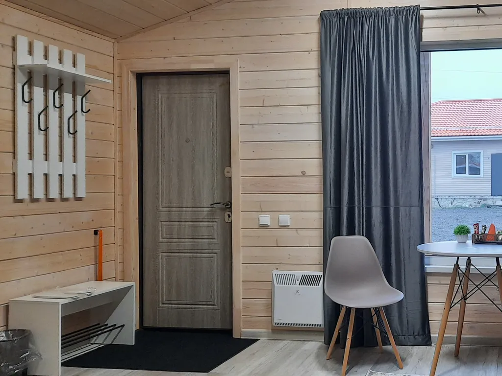 Уютный четырёхместный Домик де-люкс с отдельными кроватями