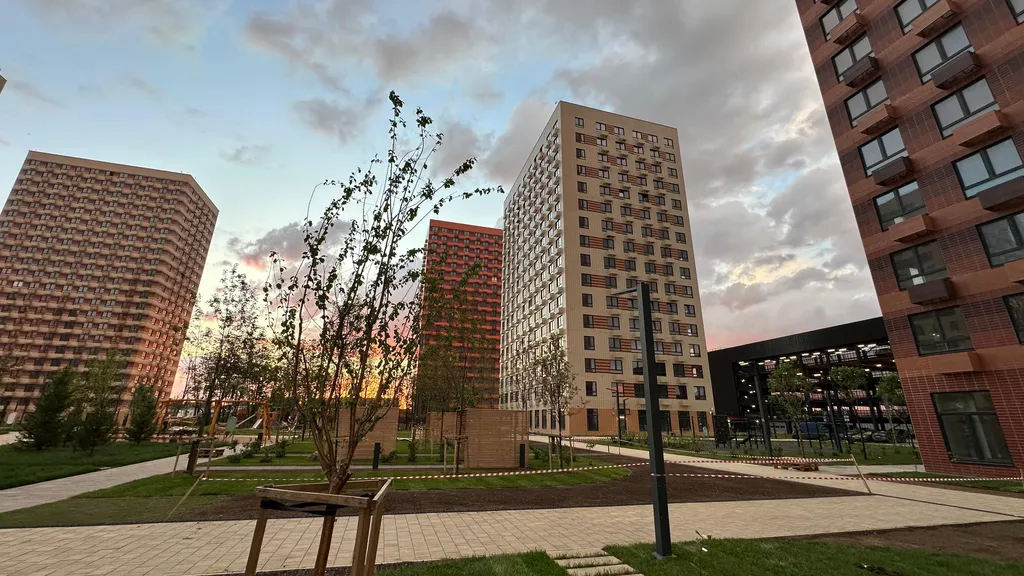 Истомáн в спальном микрорайоне