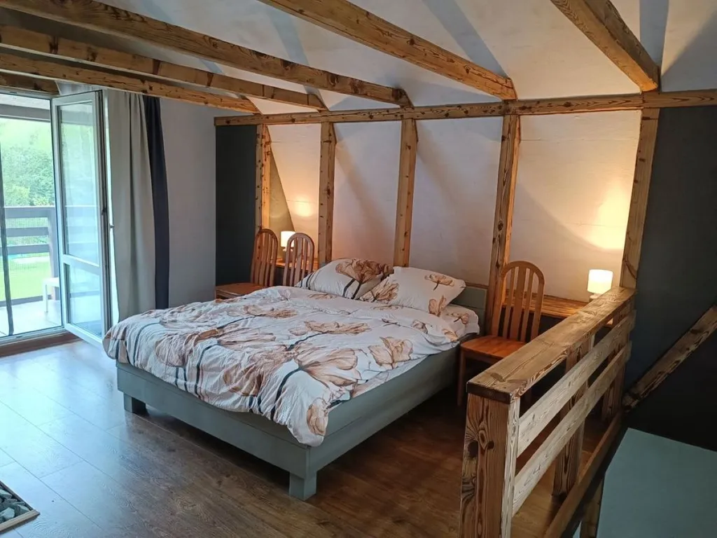 Дом с сауной на дровах, беседкой и мангальной зоной, фотозона